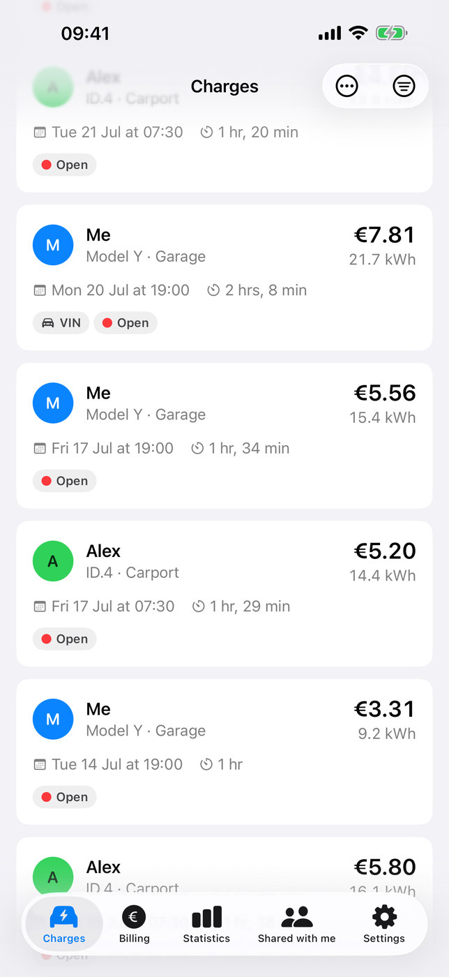 Charges on iPhone with cost, energy, date and duration, assigned to Me and Alex.